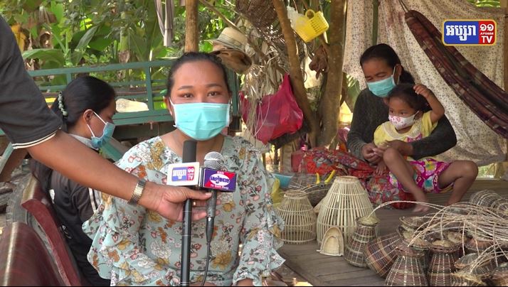 ពលរដ្ឋជាង ៧០ភាគរយរស់នៅក្នុងភូមិគោកដូងបានប្រកបមុខរបរធ្វើកន្ត្រក ជាល អង្រុត ឈ្នាង លក់សម្រាប់ទ្រទ្រង់ជីវភាពក្នុងគ្រួសារប្រចាំថ្ងៃ