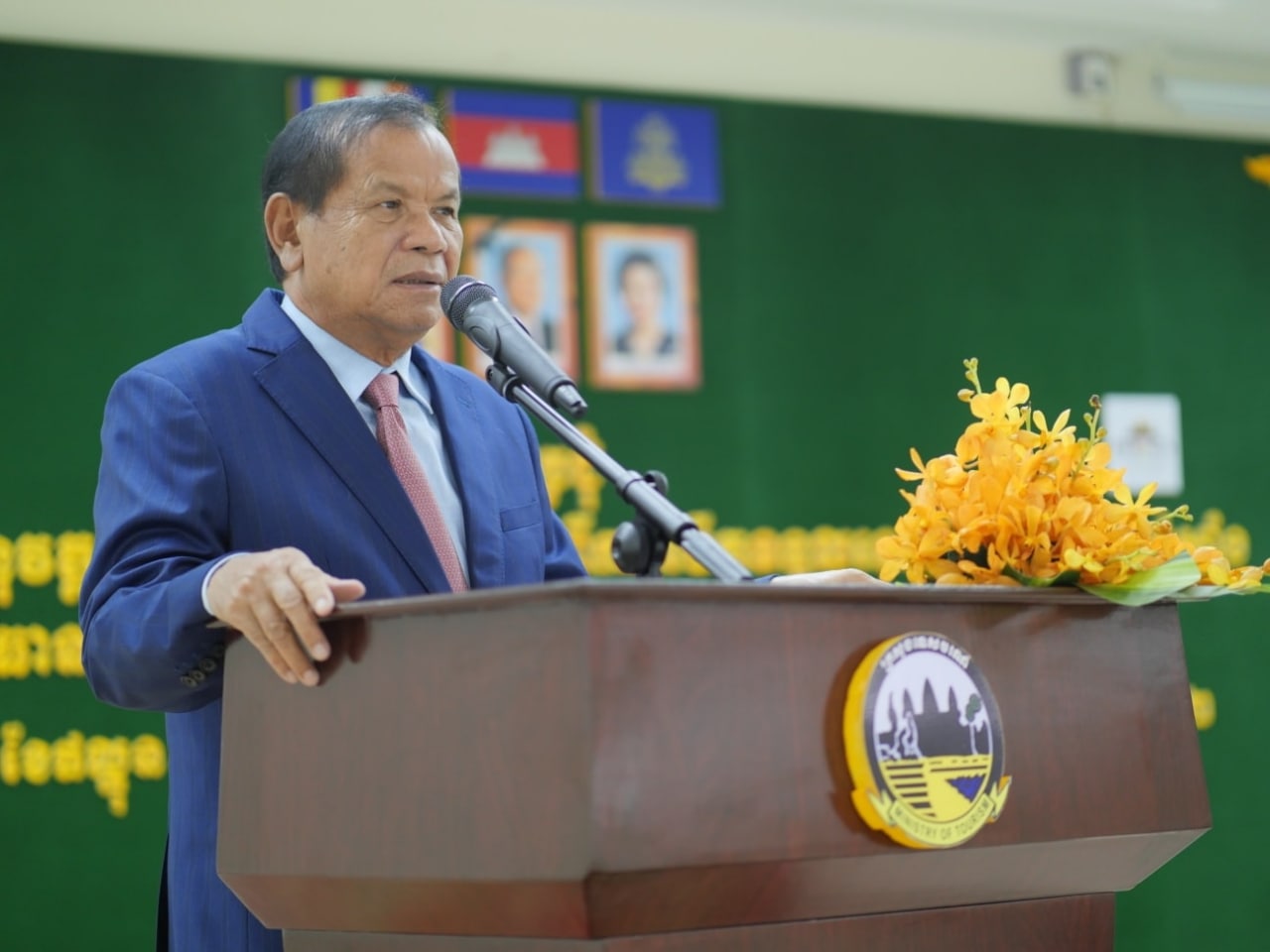 កិច្ចប្រជុំត្រួតពិនិត្យការអនុវត្តផែនការយុទ្ធសាស្រ្តស្តីពីការបើកទទួលទេសចរណ៍ចាក់វាក់សាំង និងវិធានការគោលនយោបាយជំរុញចលនាទេសចរណ៍ផ្ទៃក្នុង