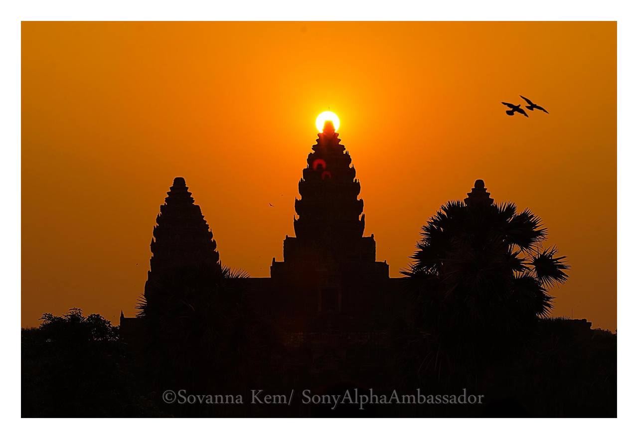 ព្រឹត្តិការណ៍ “សមរាត្រី” គឺព្រះអាទិត្យរះនៅចំកំពូលកណ្ដាលប្រាសាទអង្គរវត្តនៃខែមីនា ត្រូវចំថ្ងៃទី២១ មីនា វេលាម៉ោង៦:៣០នាទីព្រឹក