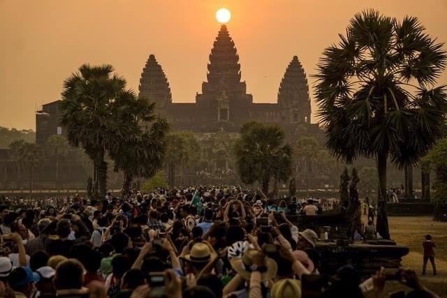 ប្រាសាទអង្គរវត្តជាប់ចំណាត់ថ្នាក់លេខ១ ក្នុងពិភពលោកដែលជាកន្លែងដ៏ល្អបំផុត សម្រាប់ទស្សនាព្រះអាទិត្យរះ