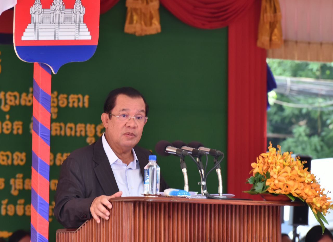 សម្ដេចតេជោ ហ៊ុន សែន រម្លឹកពីប្រវត្តិនៃគ្រោះថ្នាក់ភ្នែក និងបញ្ហាត្រចៀក ហើយថា ចង់មកពេទ្យអង្គឌួងដោយផ្ទាល់ ដើម្បីពិនិត្យភ្នែក និងត្រចៀករបស់សម្ដេច