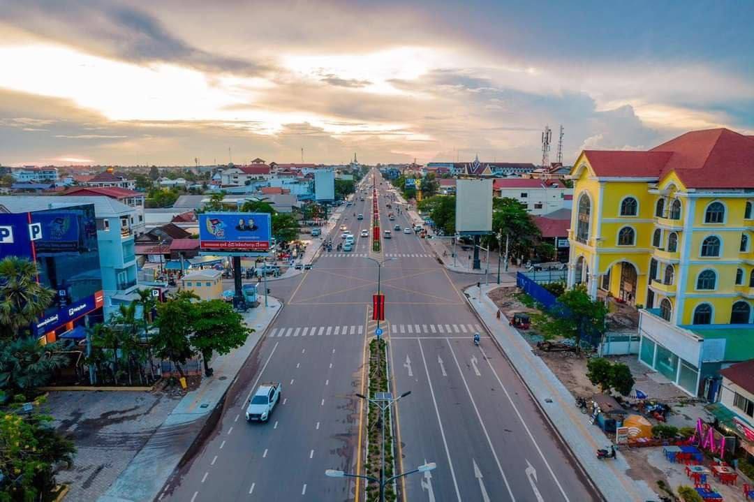 ឯកឧត្តម ទៀ សីហា ៖ អាជ្ញាធរខេត្តបានត្រៀមរួចជាស្រេច ការងារសន្តិសុខ សណ្តាប់ធ្នាប់ និងសុវត្ថិភាព សម្រាប់ពិធីសម្ពោធ ផ្លូវ ៣៨ខ្សែ ក្នុងក្រុងសៀមរាប និងពិធីបុណ្យចូលឆ្នាំថ្មីប្រពៃណីខ្មែរ