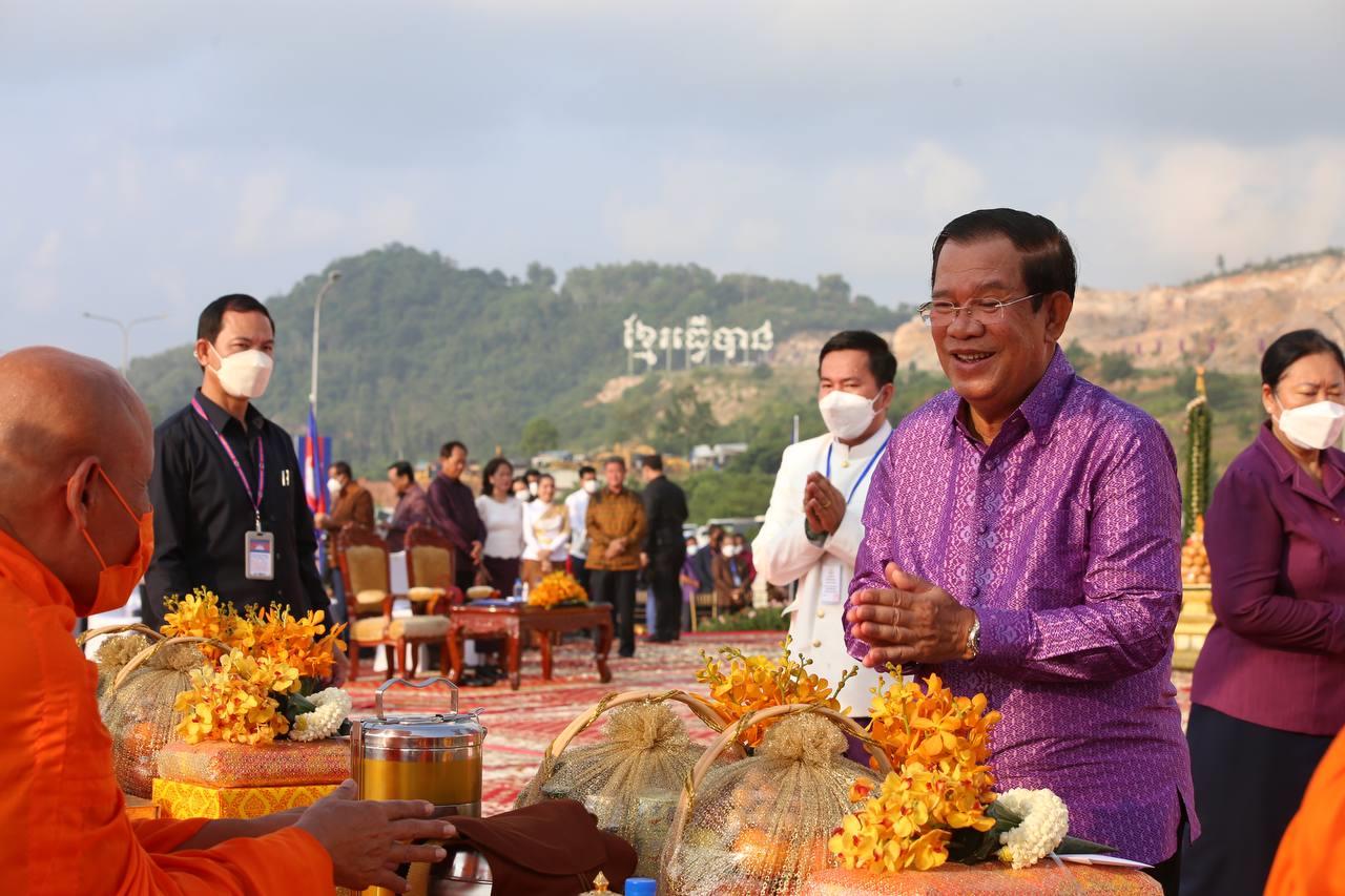 សម្តេចតេជោ ហ៊ុន សែន៖ សន្តិភាពមានតម្លៃខ្លាំងណាស់ កុំចាំមានសង្គ្រាម​ទើបស្រែករកសន្តិភាព (មានវីដេអូ)