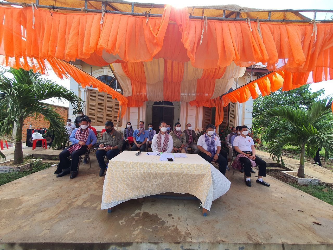 ឯកឧត្ដម អ៊ាង សុផល្លែត ជួបសំណេះសំណាលជាមួយប្រធានក្រុមបក្សឃុំអំពិលតាពក ស្រុកអូររាំងឪ ខេត្តត្បូងឃ្មុំ