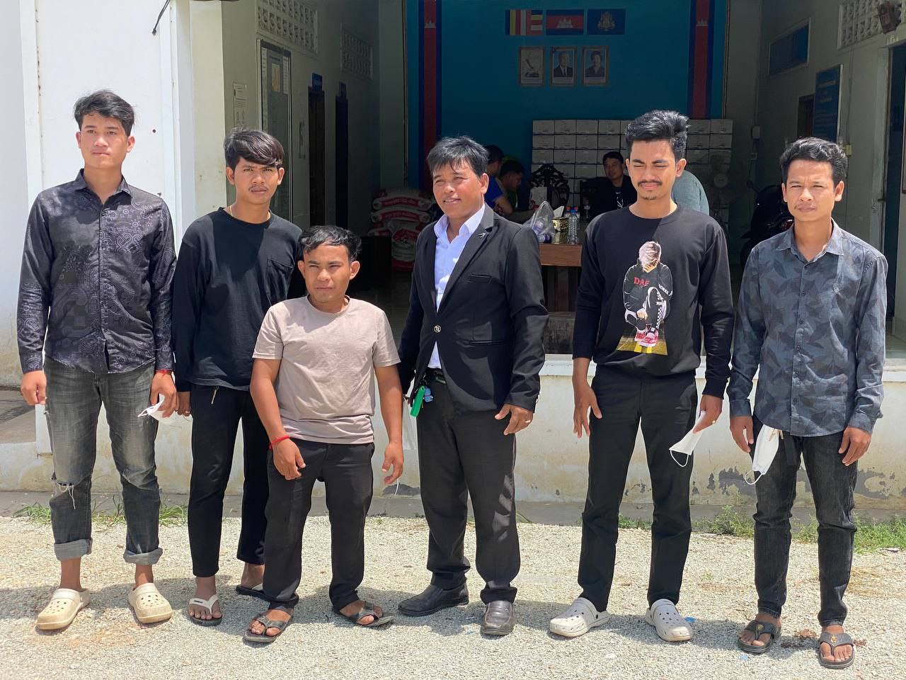 សមត្ថកិច្ចខេត្តកណ្ដាល  កោះហៅ គ្រូតឿ និងបក្សពួកមកវាស់កំពស់  ដើម្បីធ្វើកិច្ចសន្យា  អប់រំបញ្ឈប់ ដេីរធ្វេីរឿងឆ្កួតលីលារួចឱ្យវិលត្រឡប់ទៅផ្ទះវិញ
