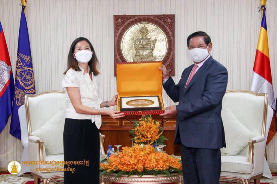 សម្តេចក្រឡាហោម ស ខេង អនុញ្ញាតឱ្យអ្នកសម្របសម្រួលនៃអង្គការសហប្រជាជាតិប្រចាំនៅកម្ពុជា ចូលជួបសម្តែងការគួរសម និងជម្រាបលា