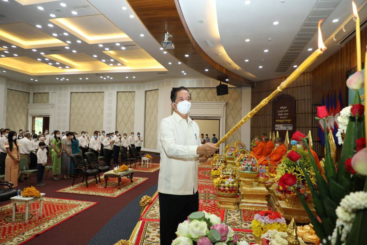 គណបក្សប្រជាជនកម្ពុជារាជធានី ភ្នំពេញ ប្រារព្ឋពិធីសូត្រមន្ដ ដើម្បីសុំសេចក្ដីសុខ មុនចូលឆ្នាំថ្មីប្រពៃណីជាតិខ្មែរ