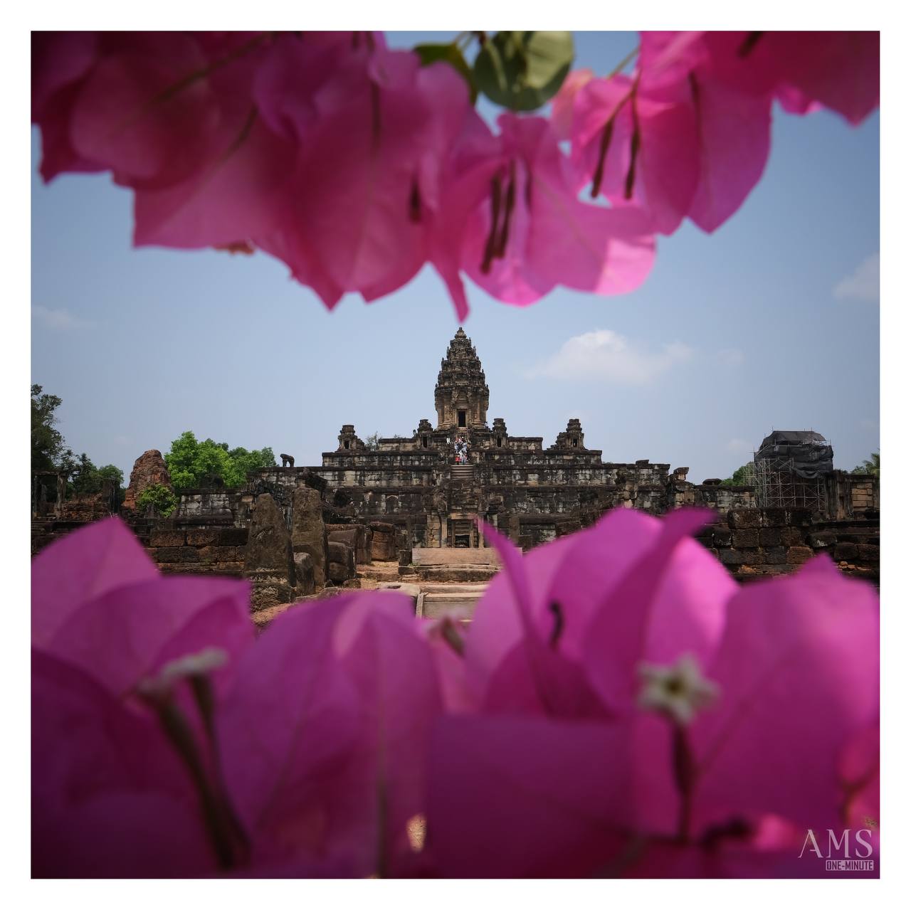 វិមានឯករាជ្យមានទម្រង់ស្រដៀងប្រាសាទនេះ តើជាប្រាសាទអ្វី?