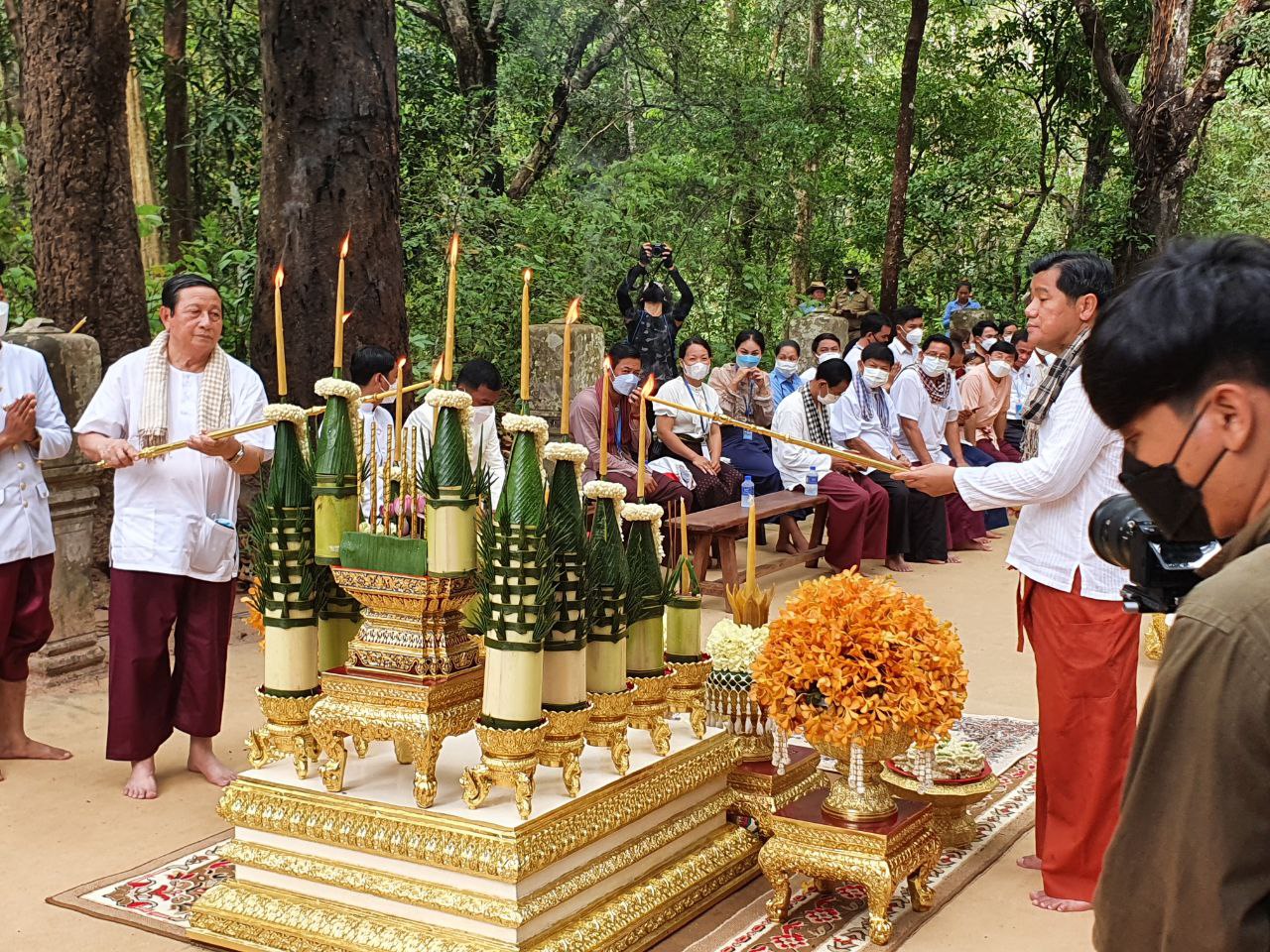 រដ្ឋបាលខេត្តសៀមរាប រៀបចំពិធីស្រង់ព្រះនៅប្រាសាទចៅសាយទេវតា