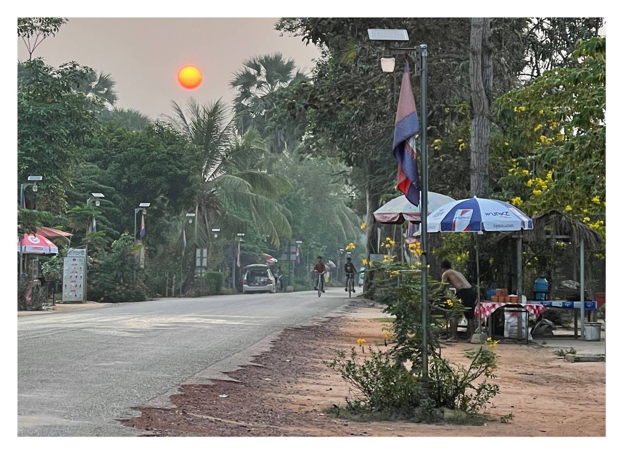 អបអរសាទរប្រជាជនកម្ពុជា!