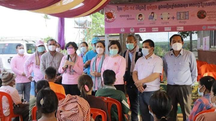 មន្រ្តីជាន់ខ្ពស់ក្រសួងសុខាភិបាល និងឯកអគ្គរដ្ឋទូតអូស្រ្តាលី ព្រមទាំងតំណាងអង្គការសុខភាពពិភពលោក អញ្ជើញចុះពិនិត្យពីវឌ្ឍនភាព ការចាក់វ៉ាក់សាំងការពារជំងឺកូវីដ-១៩ ក្នុងខេត្តរតនគិរី