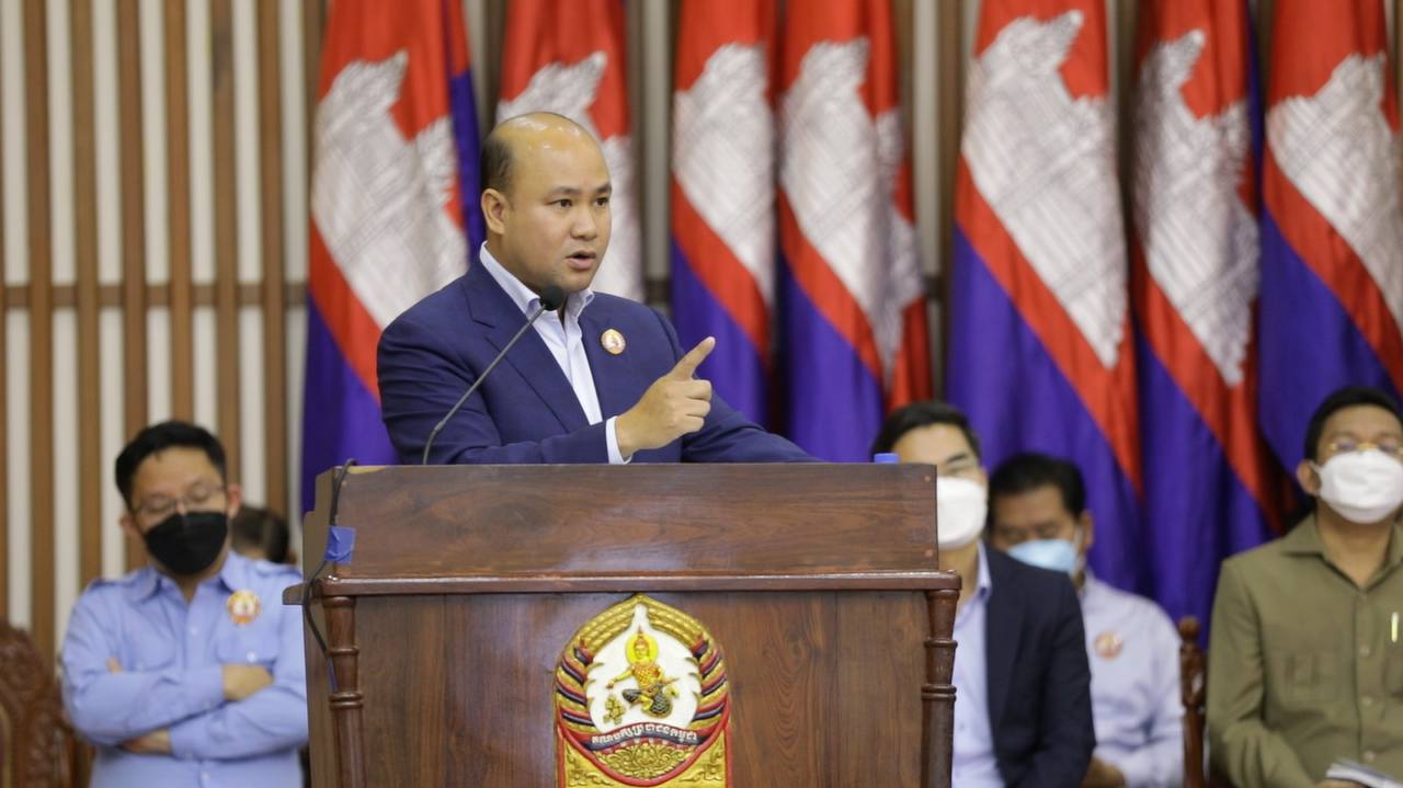 លោក ហ៊ុន ម៉ានី៖ «ដរាបណាមានអង្គការចាត់តាំងបដិវត្តន៍ពណ៌ យើងត្រូវត្រៀមខ្លួនប្ដូរផ្ដាច់ទប់ទល់ ដើម្បីសុខសន្តិភាពយូរអង្វែង »