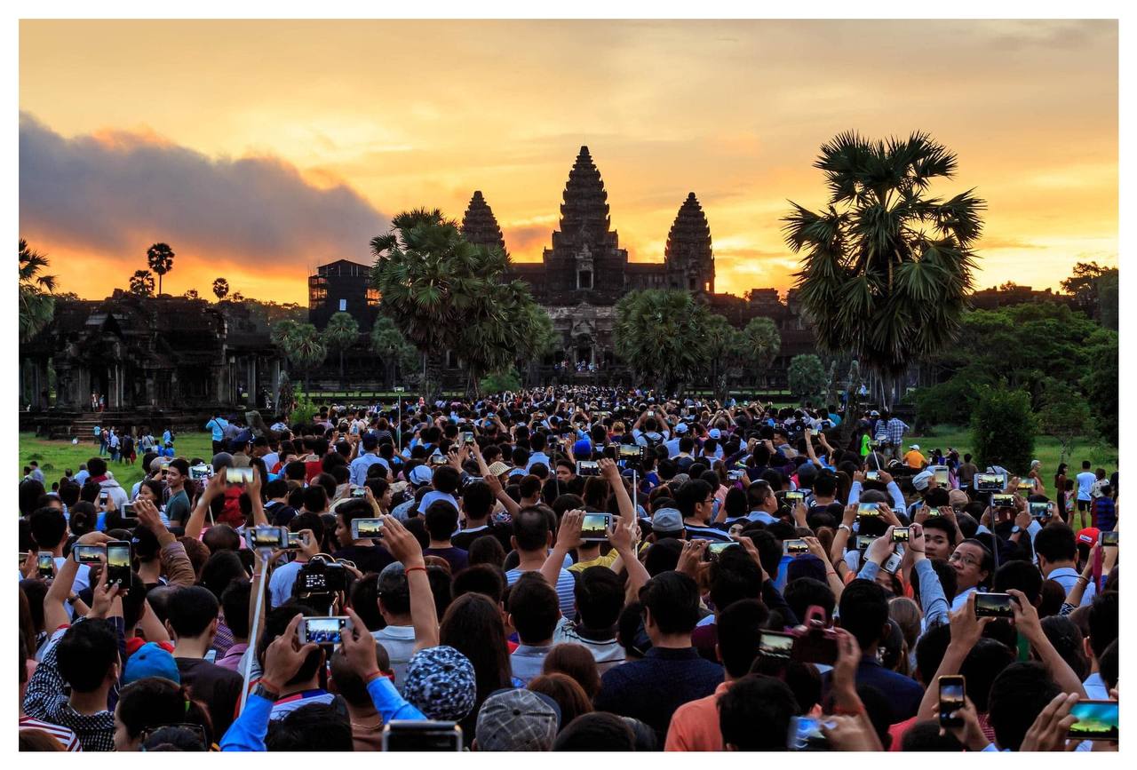 ក្នុងកំឡុង២ឆ្នាំមុន ខ្ញុំនៅចាំបានថា ក្នុងដំណាក់កាលដែលកម្ពុជាកំពុងទទួលរងការវាយប្រហារយ៉ាងខ្លាំងដោយជំងឺកូវីដ១៩ រាជរដ្ឋាភិបាល និងប្រជាជនកម្ពុជាទទួលរងនូវវិបត្តិសេដ្ឋកិច្ច និងផ្លូវចិត្ត (ការភ័យខ្លាច) តែក្រុមប្រឆាំងដែលមិនបានជួយអ្វីសោះ បែរជាវាយប្រហារយ៉ាងសកម្មលើចំណាត់ការនានារបស់រាជរដ្ឋាភិបាល