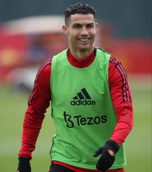Cristiano Ronaldo បន្តការហ្វឹកហាត់ជាមួយ Man Utd ខណៈកំពុងពិចារណាលើការចាកចេញ បន្ទាប់ពីត្រលប់មកក្លឹបវិញបានមួយឆ្នាំ