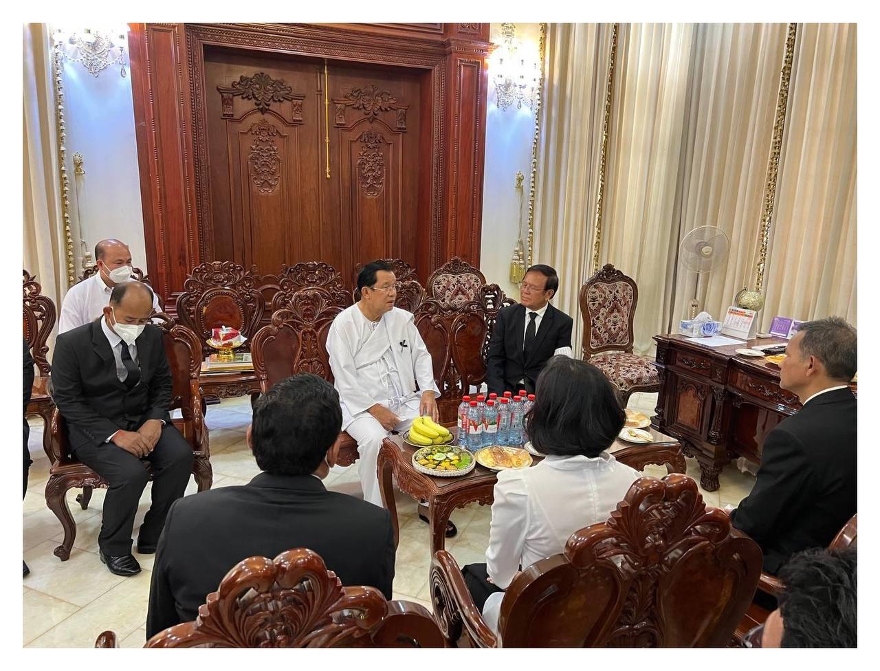 លោក កឹម សុខា អតីតប្រធានអតីតគណបក្សសង្រ្គោះជាតិ នៅព្រឹកថ្ងៃទី០៨ ឧសភា ២០២២ បានដឹកនាំគណៈប្រតិភូចូលរួមគោរពវិញ្ញាណក្ខន្ធ សម្ដេចឧត្ដមទេពញាណ ហ៊ុន ណេង បងប្រុសសម្ដេចតេជោនាយករដ្ឋមន្ត្រី នៅខេត្តកំពង់ចាម