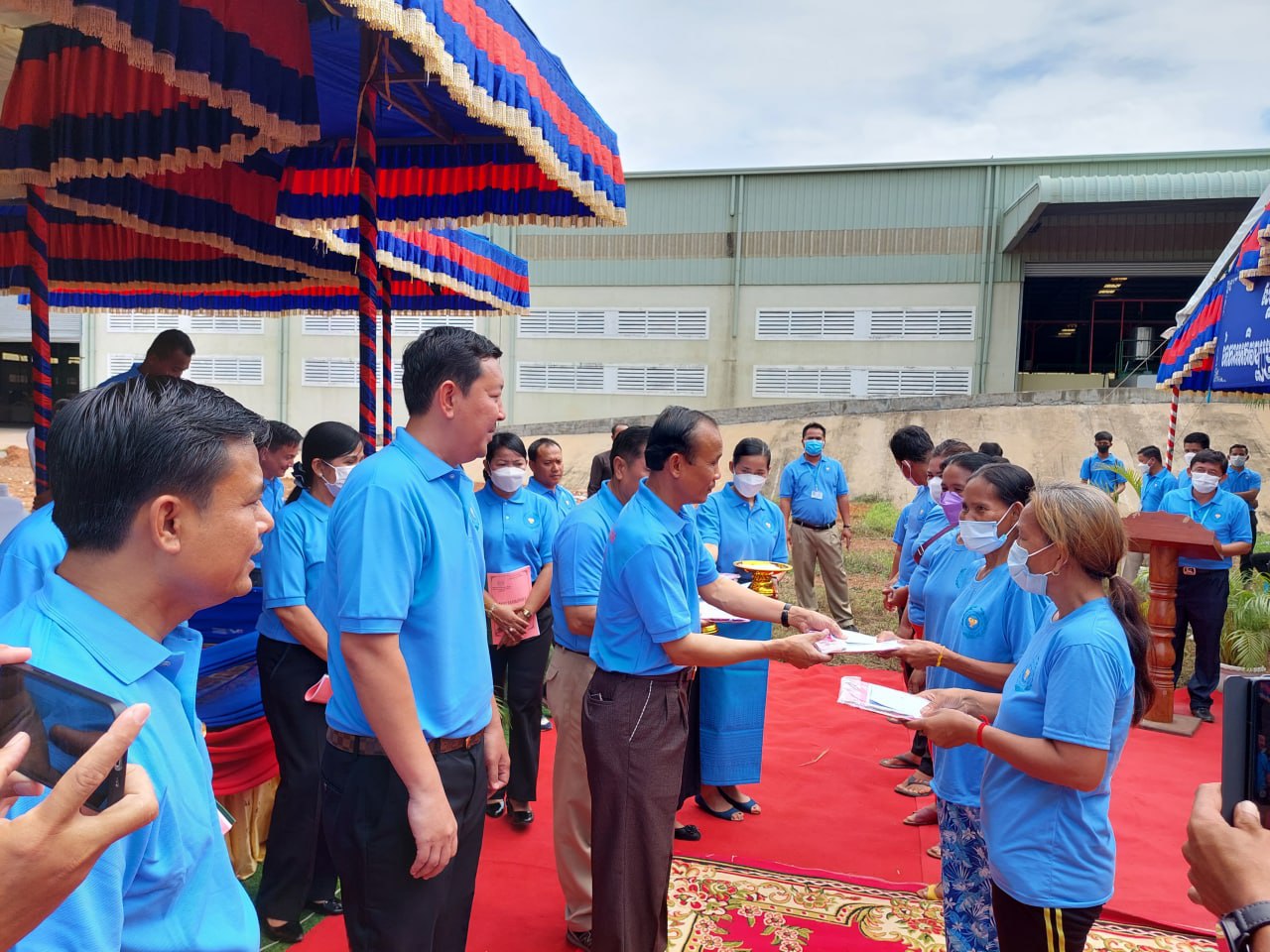 អភិបាលខេត្តស្ទឹងត្រែង បានណែនាំកម្មករ និយោជិតទាំងអស់ ចូលរួមថែរក្សារសន្តិសុខសង្គមឲ្យបានខ្ជាប់ខ្ជួន ព្រោះត្បិតកម្មករ ក៏នឹងត្រូវបានដាក់ឲ្យចូលនិវត្តន៍ ដូចមន្ត្រីរាជការដែរ ក្រោមគោលនយោបាយរបស់រាជរដ្ឋាភិបាល