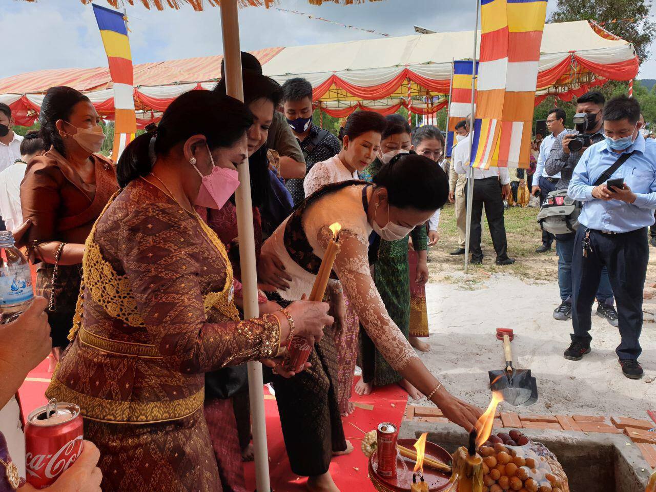 លោកជំទាវ ញ៉ែម សាខន សខេង អញ្ជើញបញ្ចុះបឋមសិលាសាងសង់ព្រះវិហារ «វត្តគីរីជលសារកោះរ៉ុង»