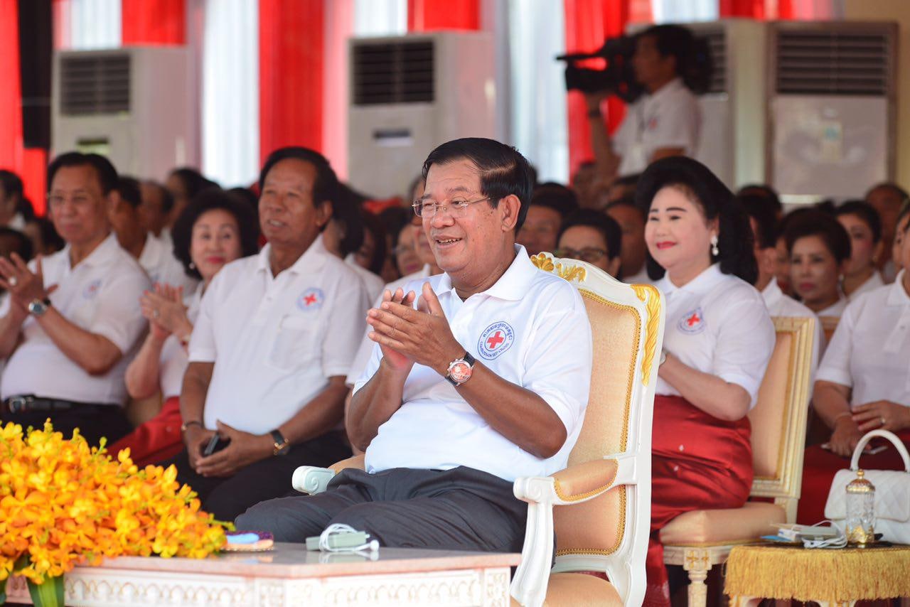 សម្តេចតេជោ ហ៊ុន សែន៖ កាកបាទក្រហមកម្ពុជា ទទួលបានថវិកាពីសប្បុរសជនជាង ១៦លានដុល្លារអាមេរិក សម្រាប់ទិវាកាកបាទក្រហម-អឌ្ឍចន្ទក្រហម ៨ ឧសភា ឆ្នាំ២០២២