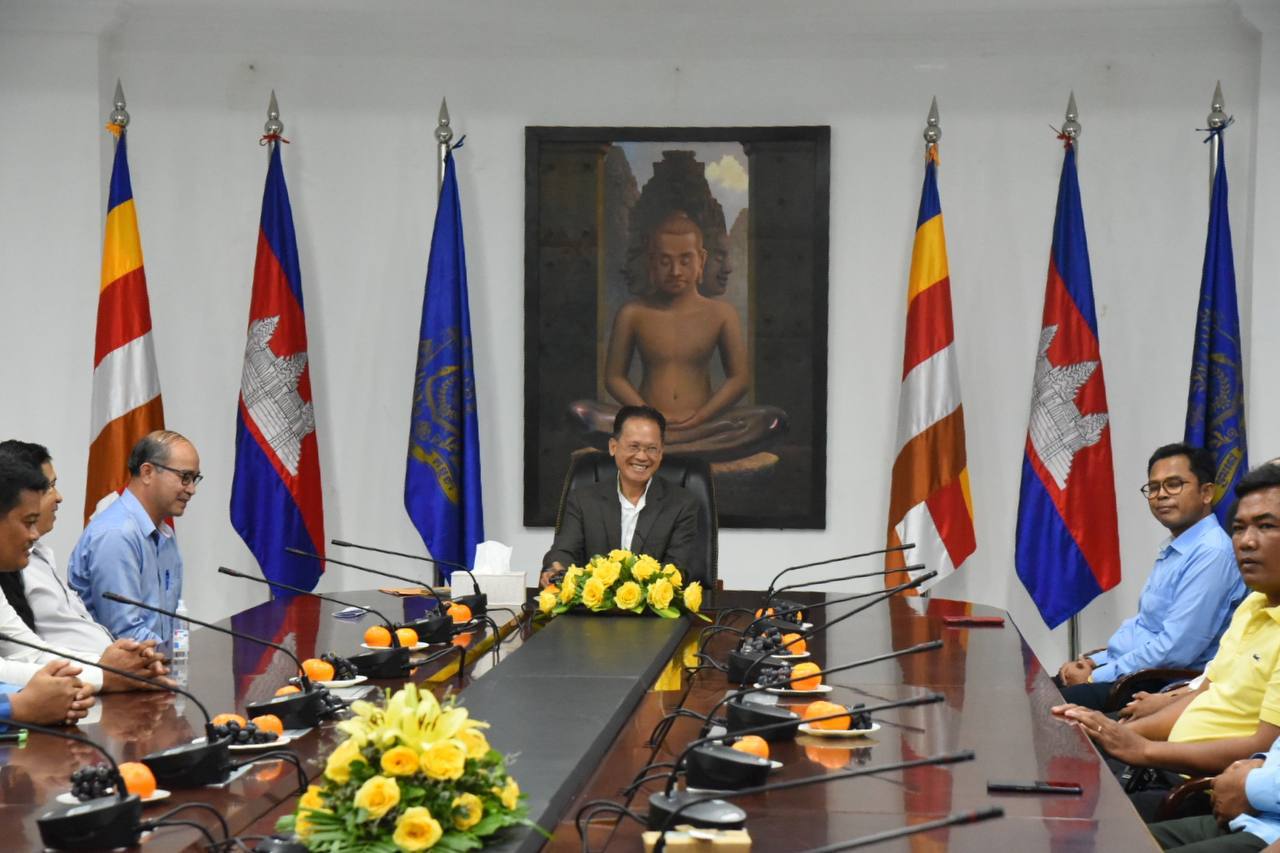 ឯកឧត្តម អ៊ាង សុផល្លែត ជួបសប្បុរសជនចូលរួមអភិវឌ្ឍន៍មូលដ្ឋានស្រុកអូររាំងឪ