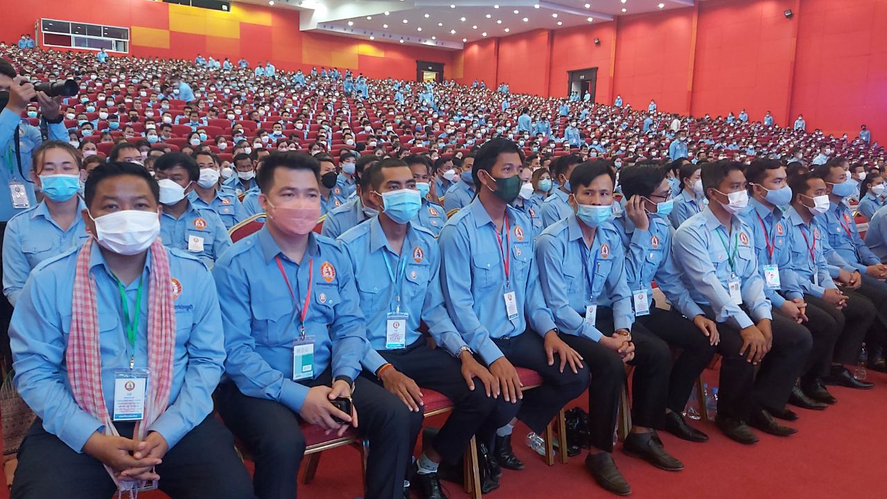 សមាជិករបស់គណៈកម្មាធិការគណបក្សមូលដ្ឋានសេដ្ឋកិច្ចរាជធានីភ្នំពេញជាងប្រាំពាន់នាក់បានចុះឈ្មោះបោះឆ្នោត