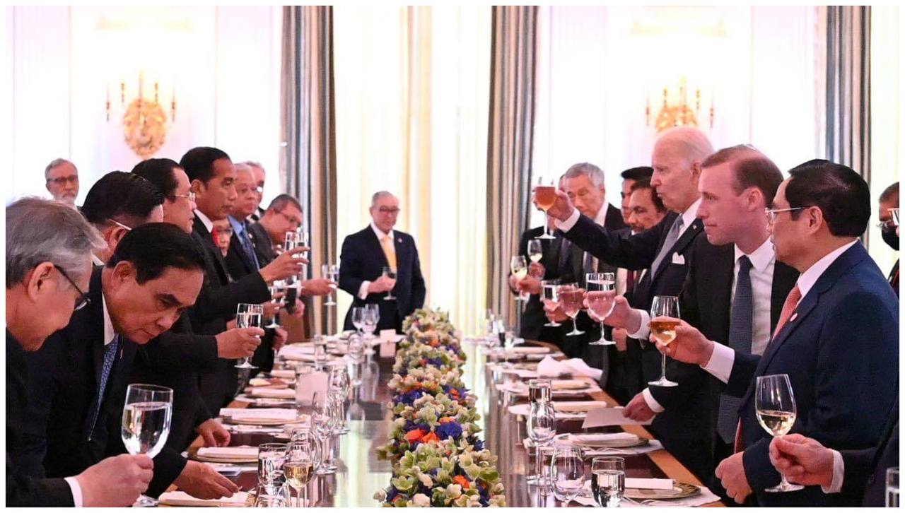 ខាងភាគីអាមេរិក ដែលបានបញ្ចេញយោបល់ សុទ្ធតែបានវាយតម្លៃខ្ពស់ចំពោះការខិតខំរបស់សម្តេចតេជោទៅកាន់សហរដ្ឋអាមេរិក ដើម្បីរួមចំណែកសម្រាប់ការសម្រេចបានលទ្ធផលនៃការប្រជុំកំពូលពិសេសអាស៊ាន-អាមេរិក