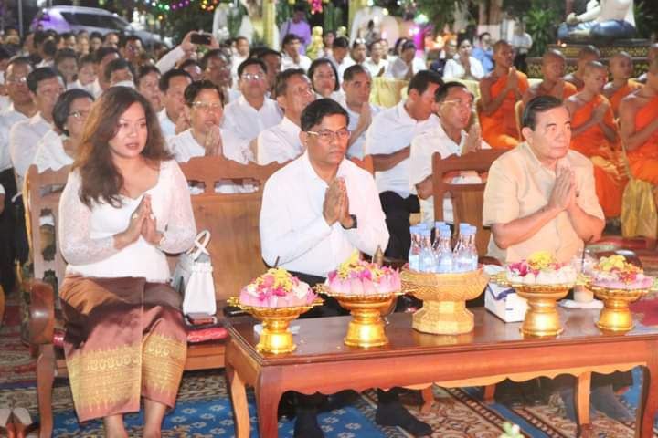 ថ្នាក់ដឹកនាំខេត្តរតនគិរី អញ្ជើញចូលរួមបុណ្យវិសាខបូជា នៅវត្តឥសាន្តរតនារាម (វត្តភ្នំស្វាយ)ស្ថិតក្នុងក្រុងបានលុង