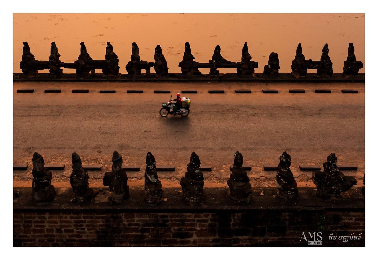 ស្ពានទន្លេអុំពេលព្រឹកព្រលឹម