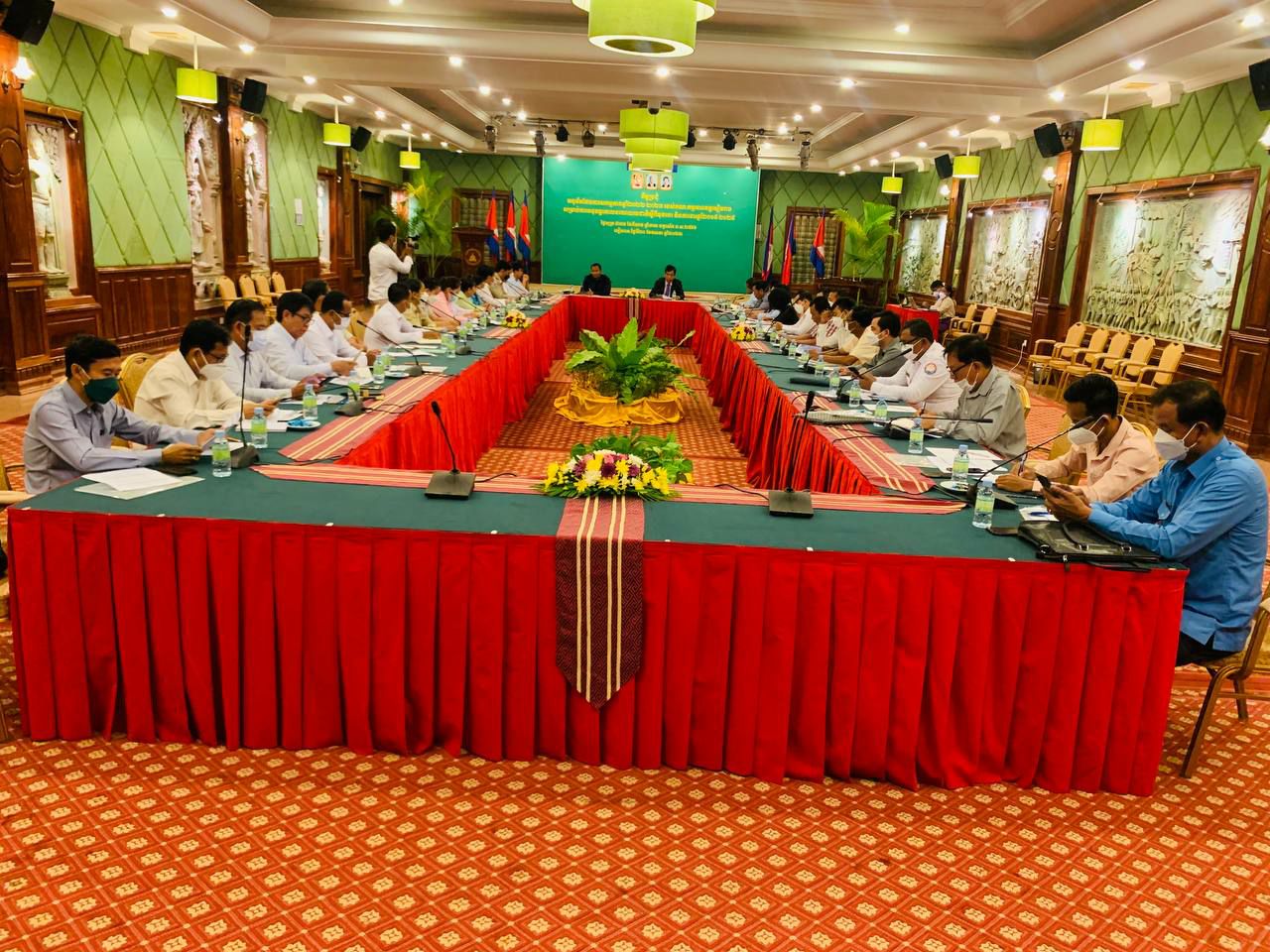 គណៈកម្មការខេត្តសៀមរាប បានបើកិច្ចប្រជុំដើម្បីពិនិត្យ និងអនុម័តផែនការសកម្មភាពឆ្នាំ២០២២-២០២៣ សម្រាប់អនុវត្តគោលនយោបាយជាតិ ស្តីពី មុខរបរ និងការងារ ឆ្នាំ២០១៥-២០២៥