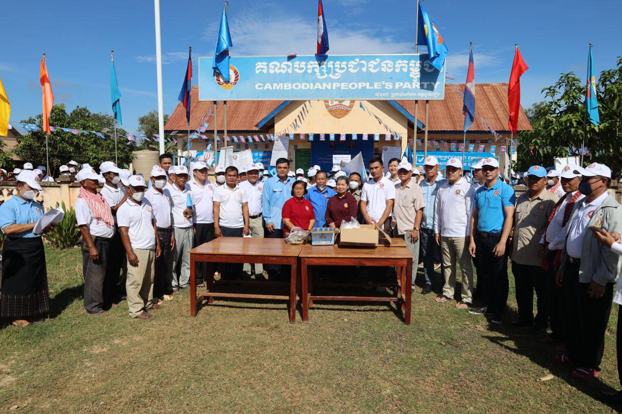 លោកជំទាវកិត្តិសង្គហបណ្ឌិតម៉ែន សំអនបើកយុទ្ធនាការឃោសនាបោះឆ្នោតជ្រើសរើសក្រុមប្រឹក្សាឃុំ-សង្កាត់ អាណត្តិទី៥ នៅខេត្តស្វាយរៀង