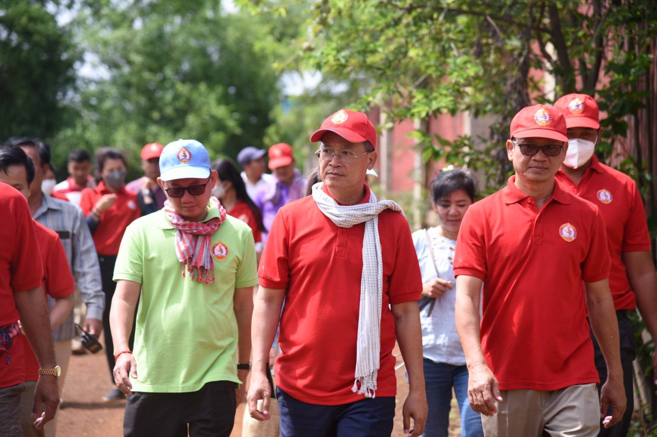 ប្រធានក្រុមការងារគណបក្ សចុះមូលដ្ឋានស្រុកអូររាំងឪ បន្តស្វែងយល់ពីសុខទុក្ខប្រជាជន