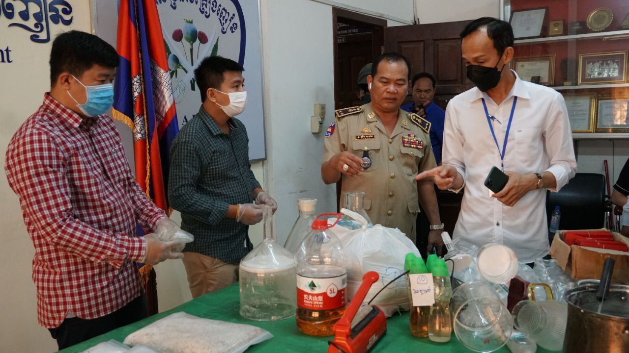 ទីតាំងស្តុកគ្រឿងញៀនពីរកន្លែង ត្រូវបានបង្រ្កាបនិងឃាត់ខ្លួនជនសង្ស័យបីនាក់