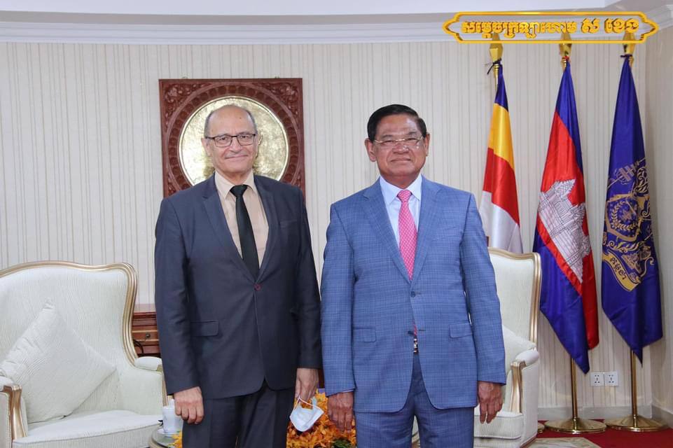 សម្តេចនាយករដ្ឋមន្រ្តីស្តីទីបានអនុញ្ញាតឲ្យលេខាធិការអចិន្រ្តៃយ៍នៃសមាគមទីក្រុងប្រើប្រាស់ភាសាបារាំងចូលជួបសម្តែងការគួរ សមនិងពិភាក្សាការងារ
