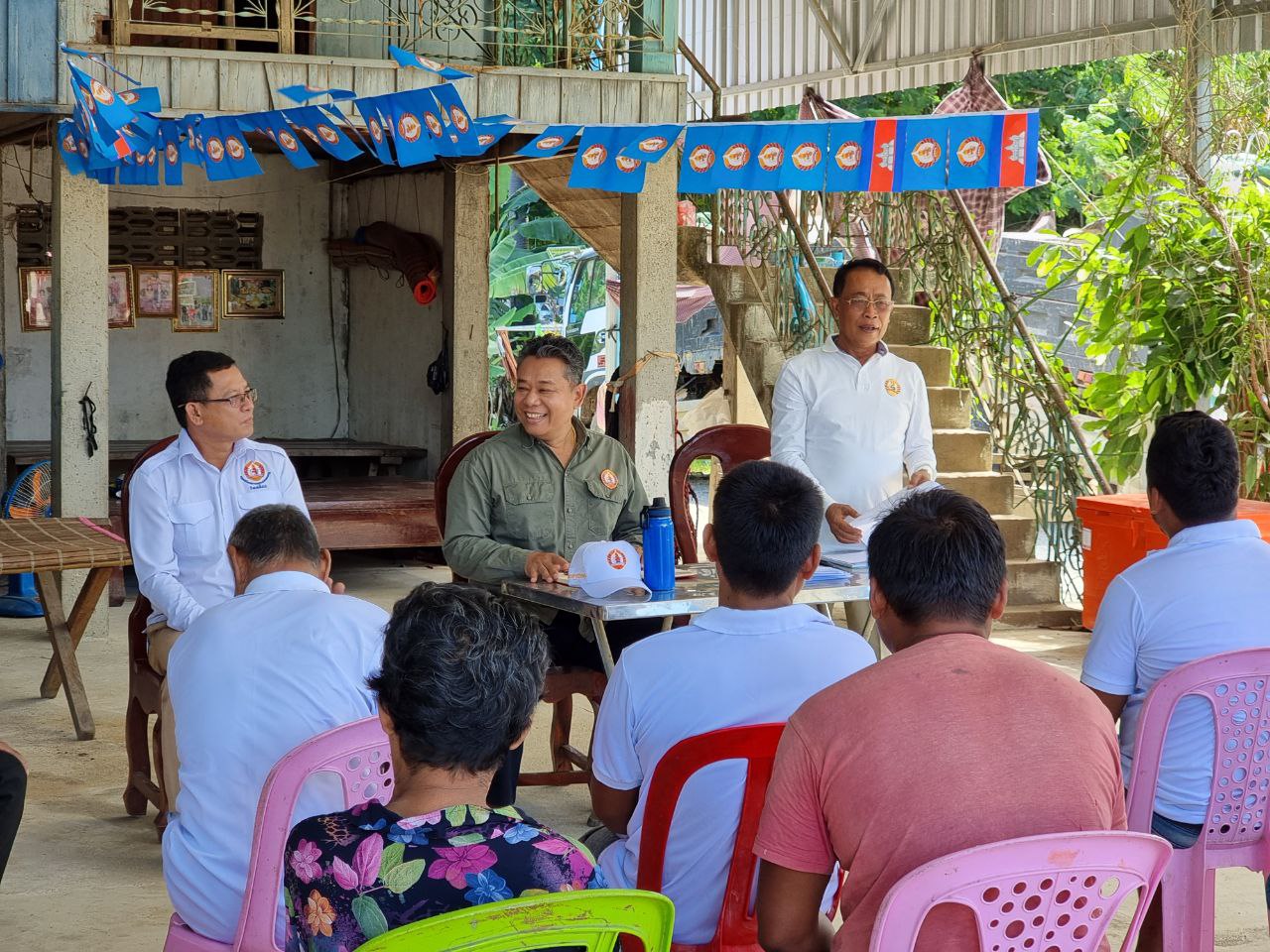 ឯកឧត្ដម រ័ត្ន វិរៈ ចុះជួបសំណេះសំណាលជាមួយសមាជិក គណបក្ស ប្រជាពលរដ្ធក្នុងភូមិភ្នំដី និងភូមិត្រពាំងអណ្តូង ឃុំសំរោងលើ