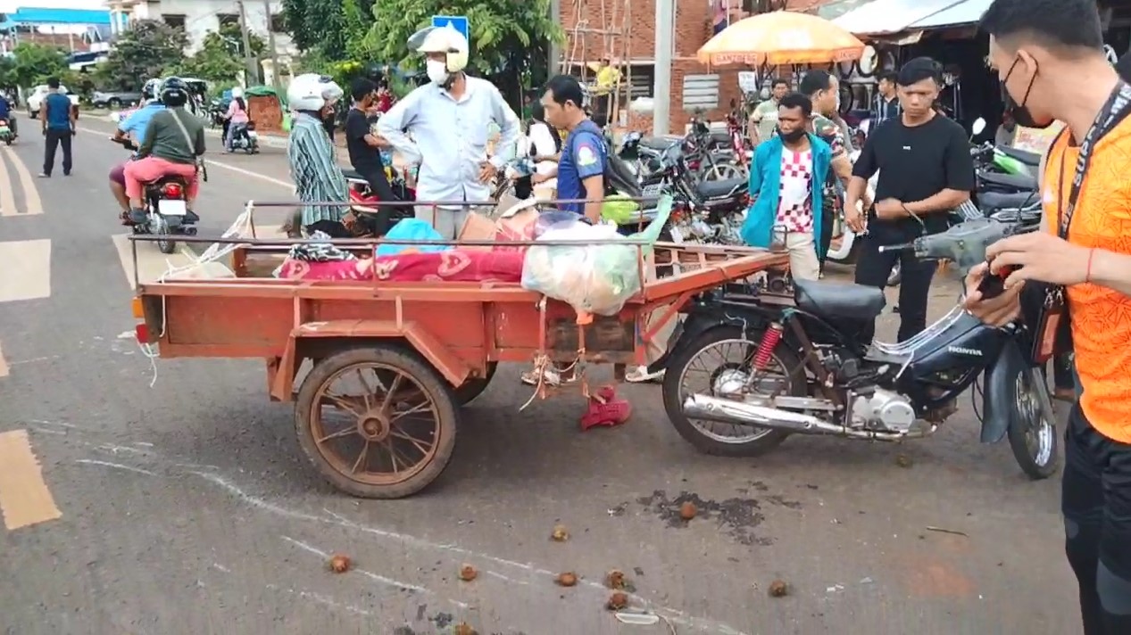 រងរបួលធ្ងន់ស្រាលចំនួន ៥នាក់ក្នុងហេតុការណ៍គ្រោះថ្នាក់ចរាចរណ៍ ម៉ូតូ២គ្រឿងបុកម៉ូតូរីម៉កសណ្តោង