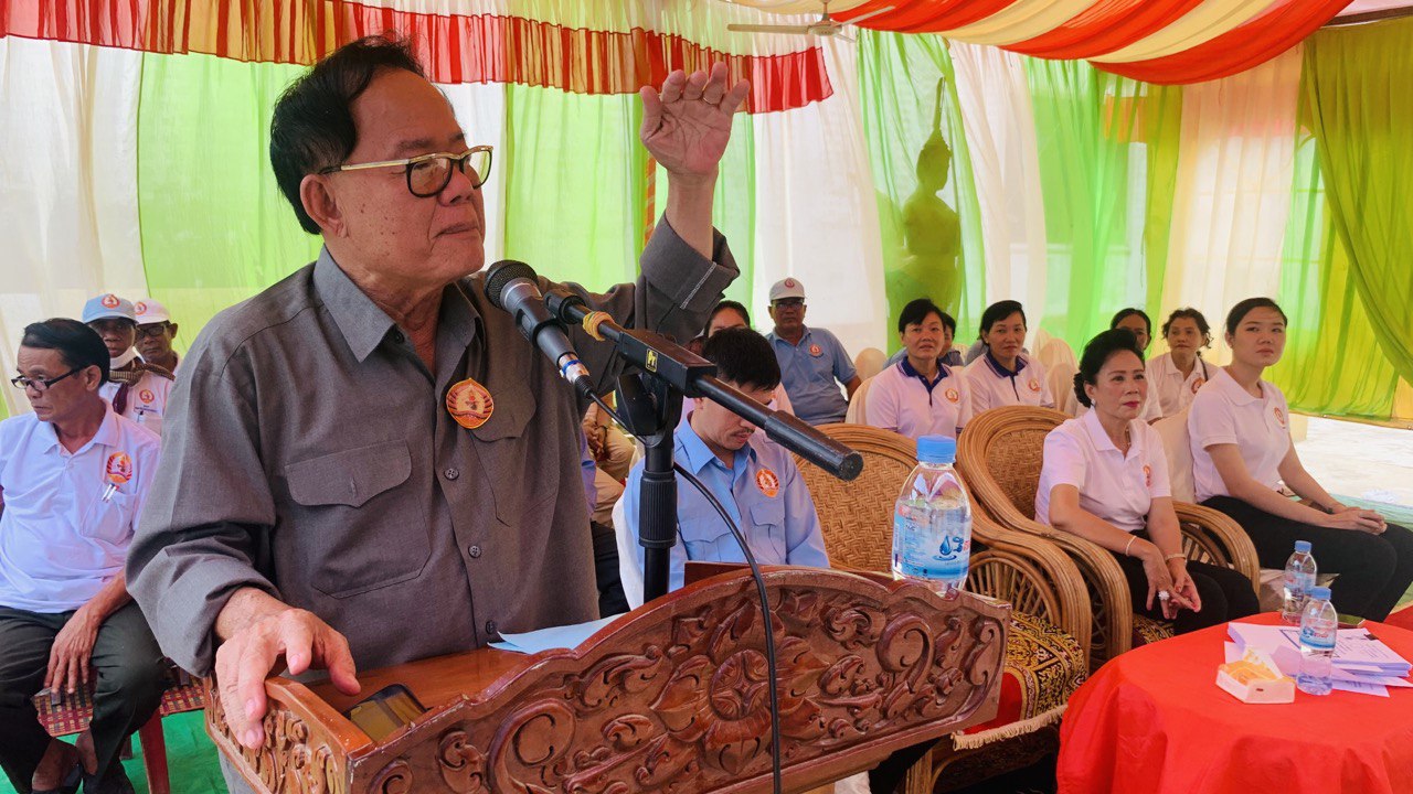 ឧកញ៉ា ឡូវ ហ៊ឺង និងឧកញ៉ា ជា លាងហុង អញ្ជើញបើកយុទ្ធនាការឃោសនាបោះឆ្នោតជ្រេីសរេីសក្រុមប្រឹក្សា ឃុំសង្កាត់ អាណ្ណតិទី៥