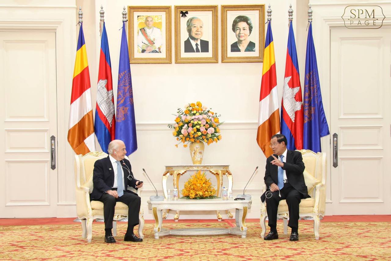 លោក Andres Pastrana ប្រធានអង្គការអ្នកប្រជាធិបតេយ្យនិយមកណ្តាលអន្តរជាតិ ហៅកាត់ថា CDI តំណាងឱ្យប្រតិភូអ្នកសង្កេតការណ៍អន្តរជាតិទាំងអស់ បានថ្លែងអំណរគុណរាជរដ្ឋាភិបាលកម្ពុជា ដែលអនុញ្ញាតឱ្យរូបលោក និងអ្នកសង្កេតការណ៍ដទៃទៀត មកចូលរួមសង្កេតដំណើរការបោះឆ្នោតជ្រើសរើសក្រុមប្រឹក្សាឃុំ/សង្កាត់នៅកម្ពុជា