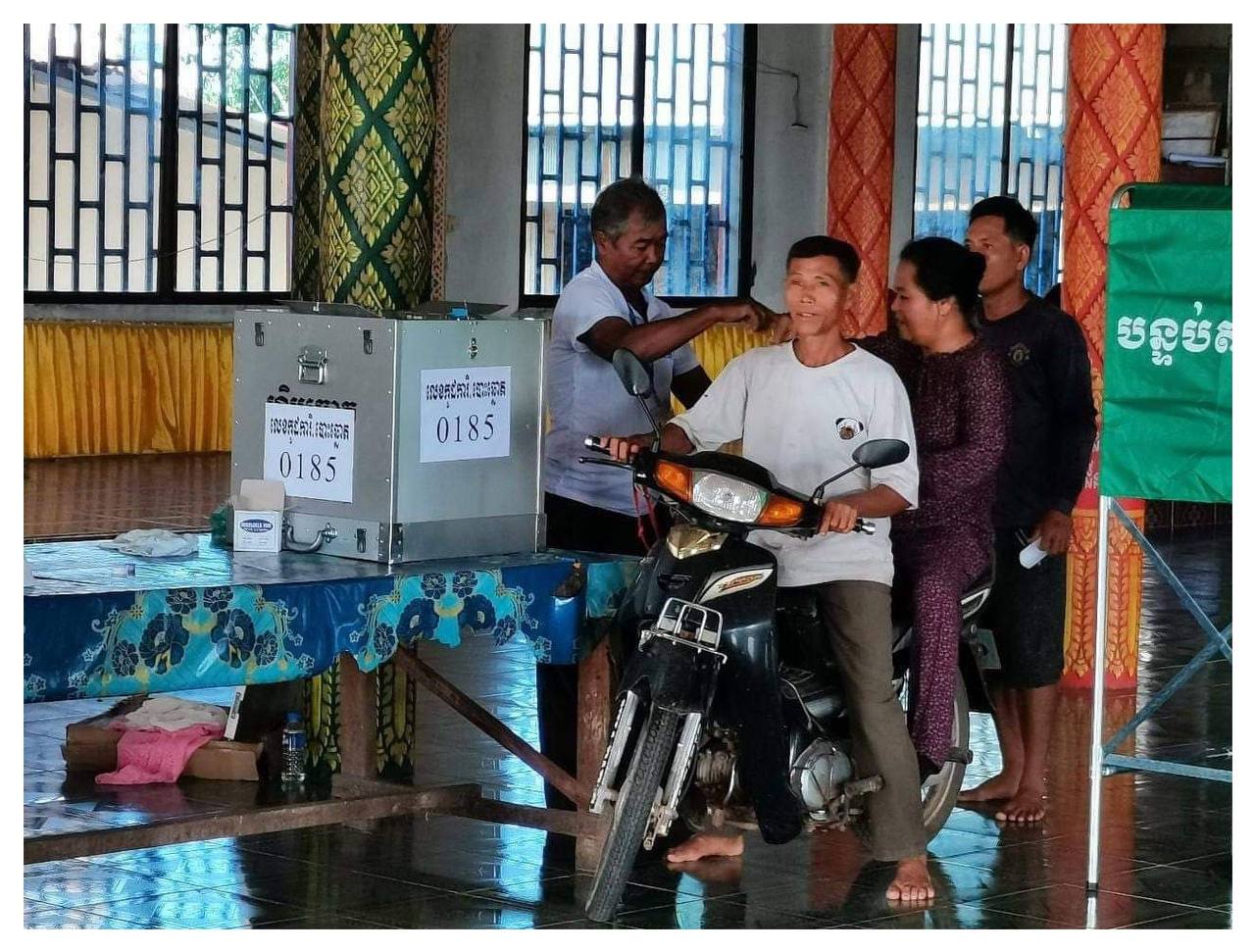 គិតត្រឹមម៉ោង ១១៖០០ព្រឹក ប្រជាពលរដ្ឋទូទាំងប្រទេសជាង ៥លាននាក់ (៥៦%) ទៅបោះឆ្នោតជ្រើសរើសក្រុមប្រឹក្សាឃុំសង្កាត់ អាណត្តិទី៥ ឆ្នាំ២០២២