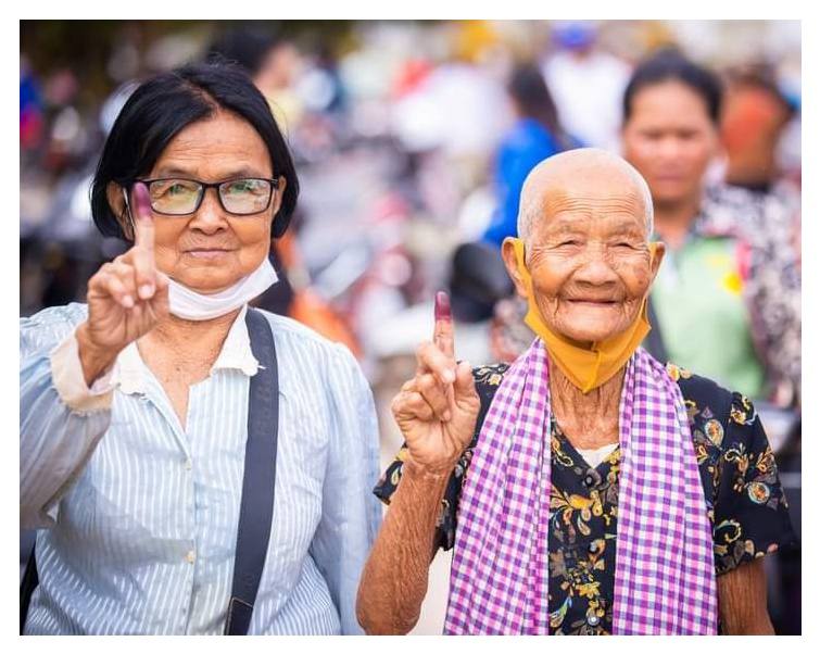 លទ្ធផលបណ្ដោះអាសន្ន៖ ប្រជាពលរដ្ឋប្រមាណជាង ៧៧ភាគរយ បានចូលរួមបោះឆ្នោត ក្នុងចំណោមអ្នកដែលមានឈ្មោះក្នុងបញ្ជីបោះឆ្នោត