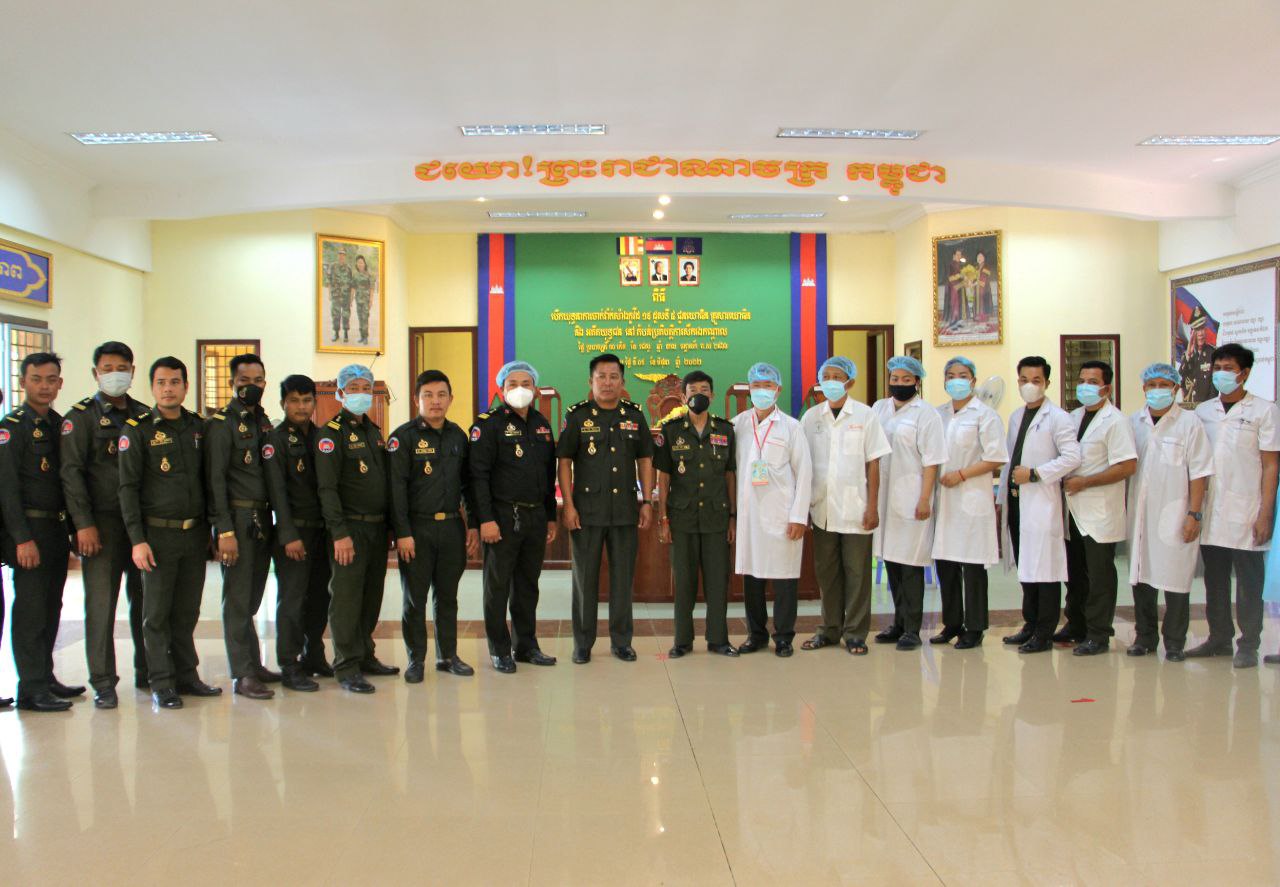 តំបន់ប្រតិបត្តិការសឹករងកណ្តាល បើកយុទ្ធនាការចាក់វ៉ាក់សាំងការពារជំងឺកូវីដ-១៩ ដូសជំរុញ (ដូសទី០៥) ជូនដល់កងទ័ព អតីតយុទ្ធជន និងគ្រួសារ
