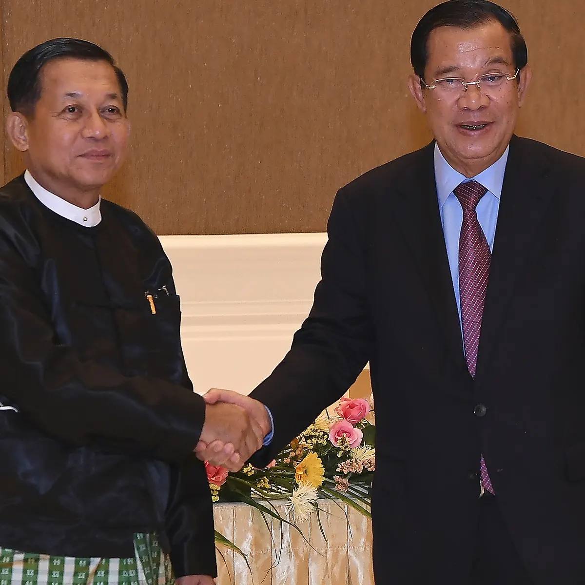 សម្តេចតេជោ ហ៊ុន សែន ស្នើប្រធានក្រុមប្រឹក្សារដ្ឋមីយ៉ាន់ម៉ា Ming Aung Hlaing ឱ្យពិចារណាឡើងវិញចំពោះការអនុវត្តទោសប្រហារជីវិតលើក្រុមអ្នកប្រឆាំង