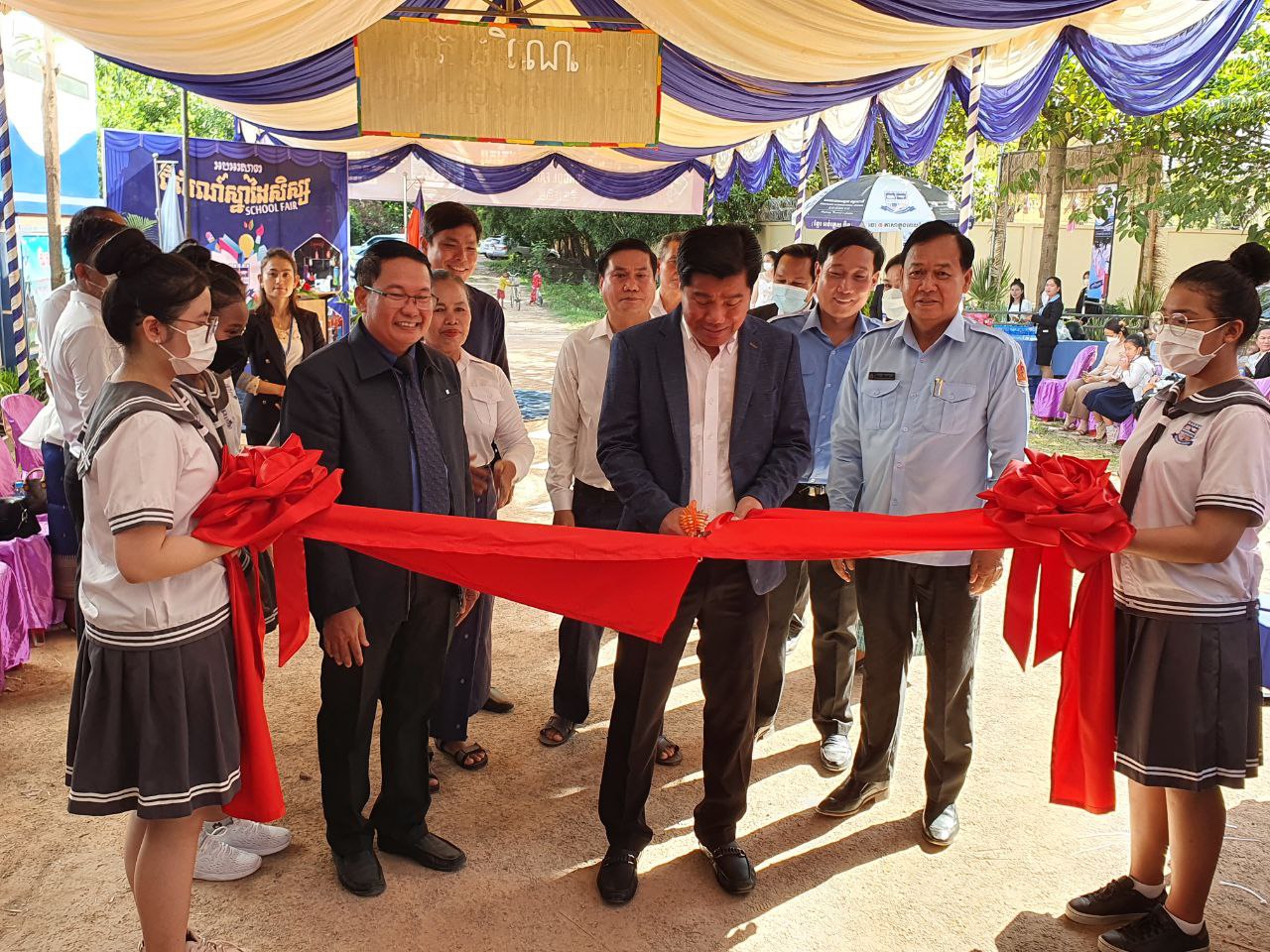 សាលាវេសហ្គេតអន្តរជាតិខេត្តសៀមរាប រៀបចំពិព័រណ៍ស្នាដៃសិស្ស ឆ្នាំទី១០