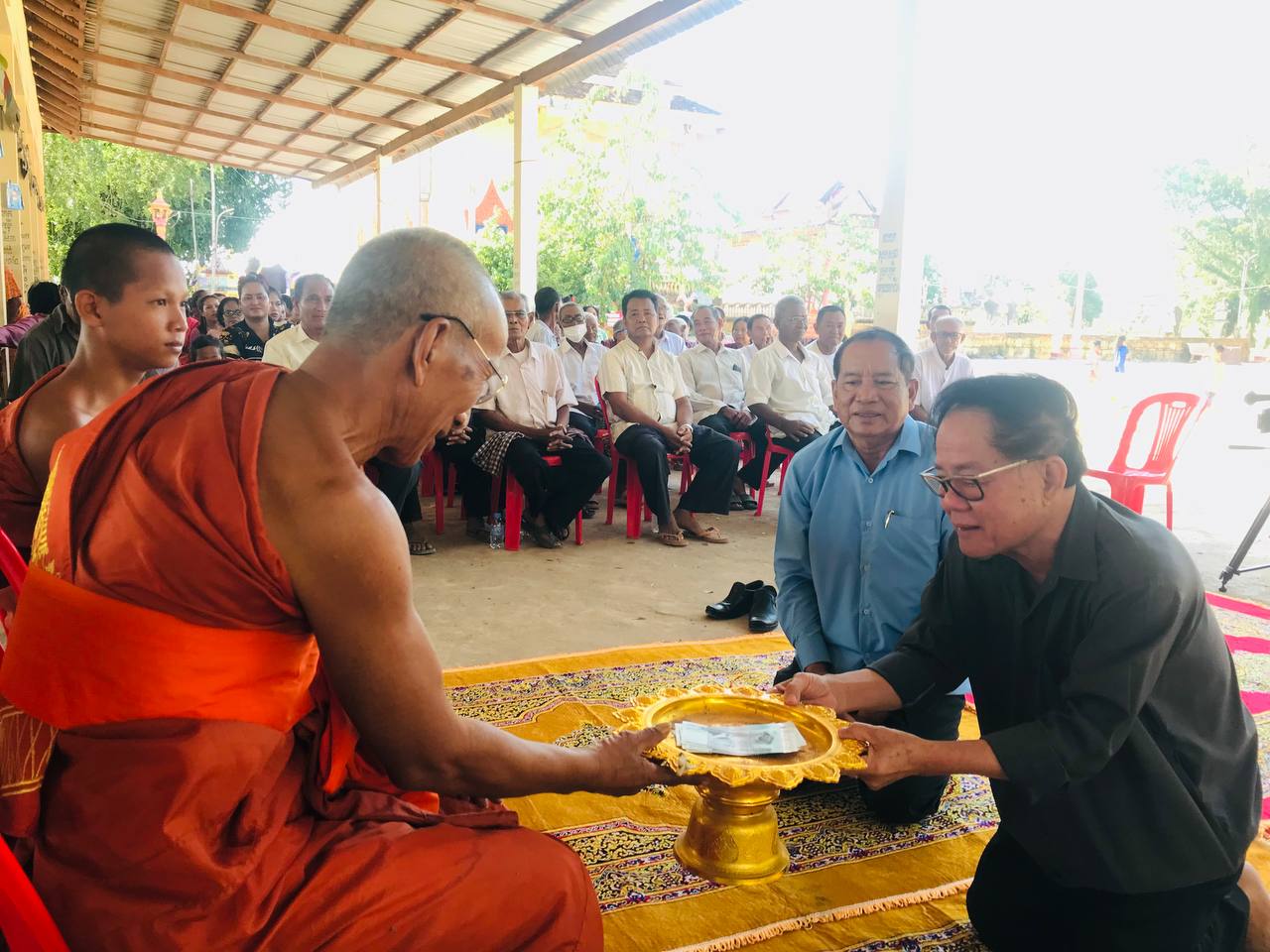 ឧកញ៉ា ឡូវ ហ៊ឺង អញ្ជើញចុះថ្លែងអំណរគុណដល់ប្រជាពលរដ្ឋនៅក្នុងឃុំទងត្រឡាច (ឈ្នះដាច់) ស្រុកស្រីសន្ធរ ខេត្តកំពង់ចាម