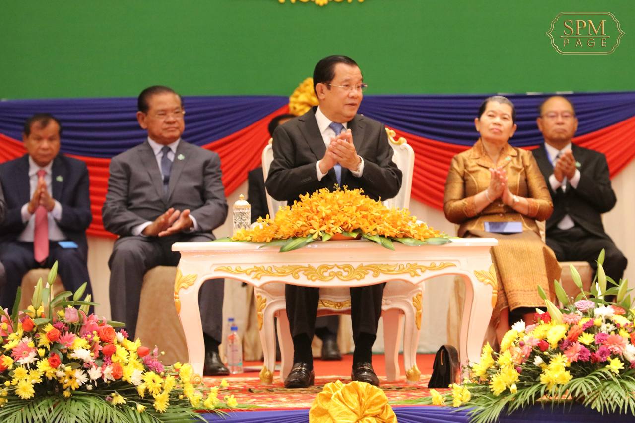សម្ដេចតេជោ ហ៊ុន សែន ប្រកាសថានឹងមានការដំឡើងប្រាក់បៀវត្សរ៍មន្ត្រីរាជការនៅក្នុងឆ្នាំ២០២២នេះ បន្ទាប់ពីខកខានអស់រយៈពេលពីរឆ្នាំ