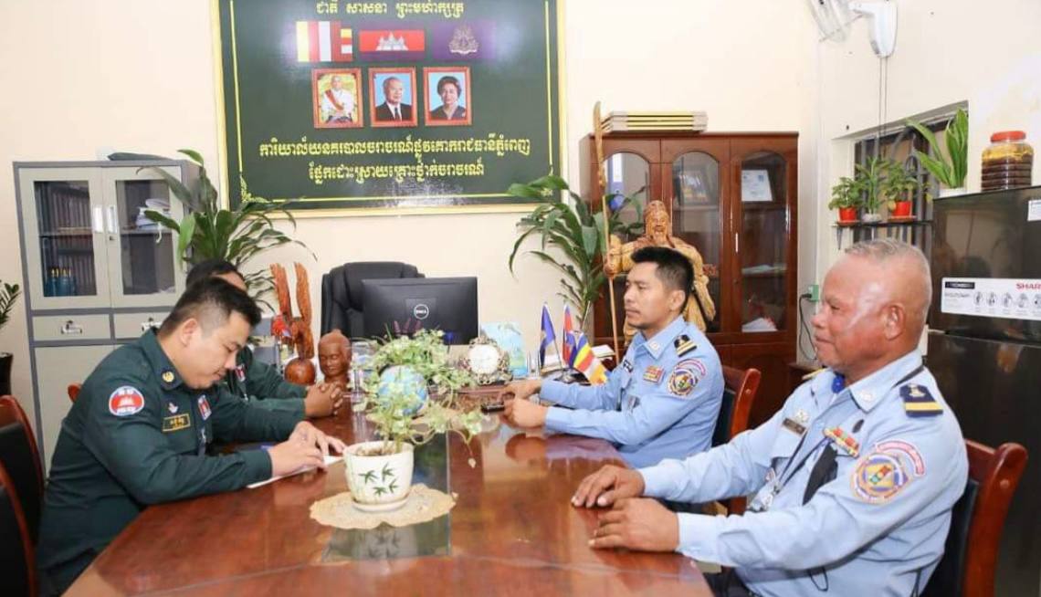 សមត្ថកិច្ចចរាចរណ៍មួយរូប បើកបរម៉ូតូ ក្នុងស្ថានភាពស្រវឹងពេញផ្លូវ ត្រូវបានព្រមានផ្អាកការងារ និងដកបញ្ឈរជើងរយៈពេល ៣ខែ