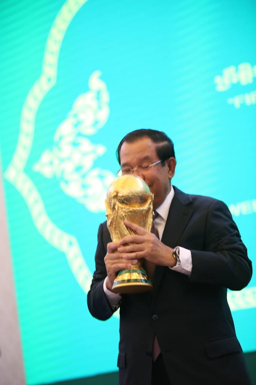 ពានរង្វាន់មាសសុទ្ធទម្ងន់ ៦.១គីឡូក្រាម ពិតជាមានអត្ថន័យសម្រាប់វិស័យកីឡាកម្រិតពិភពលោក
