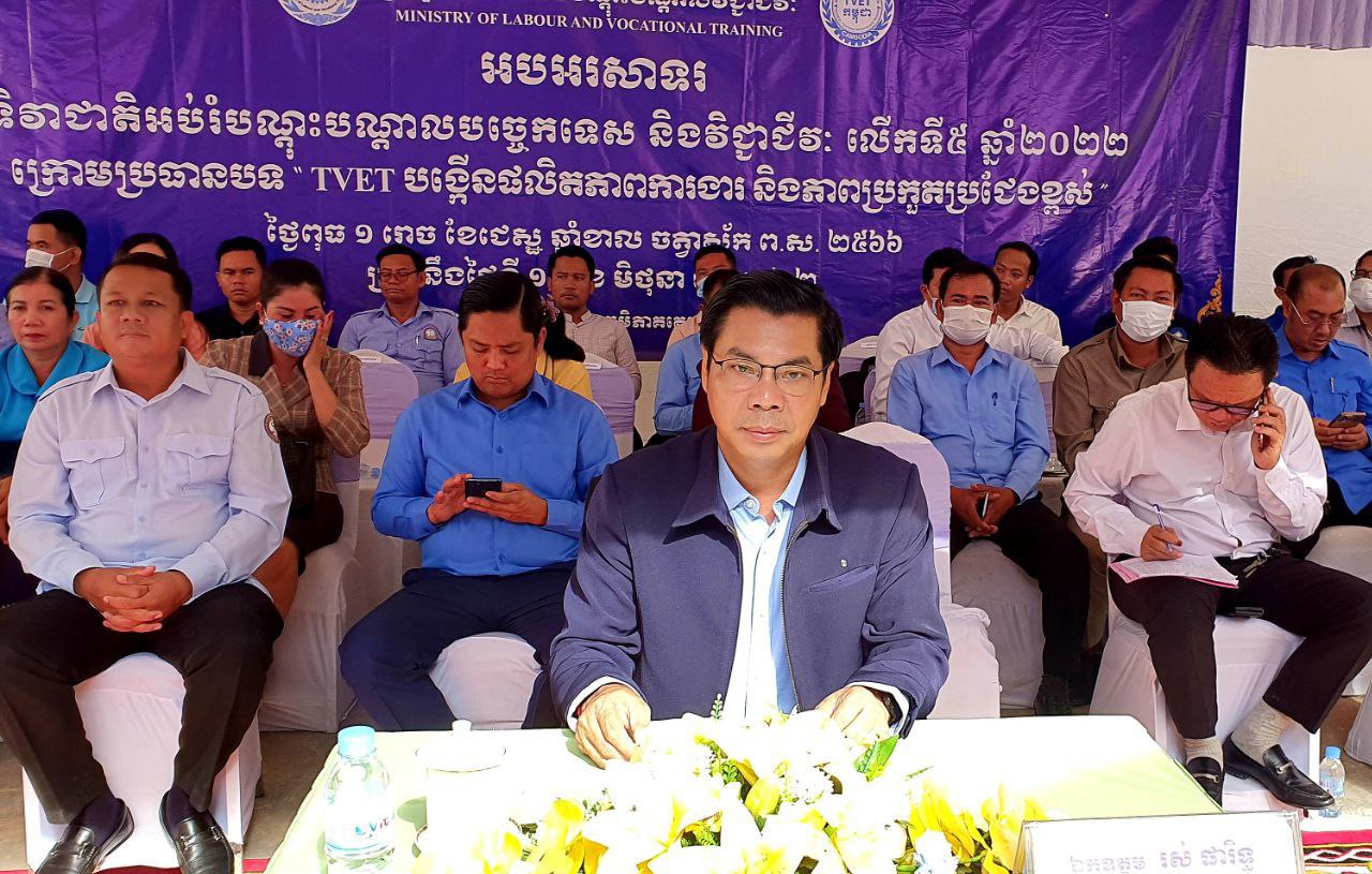 អភិបាលរងខេត្តស្វាយរៀង ស្នើដល់លោក លោកស្រី និងអ្នកវិនិយោគក្នុងខេត្តចូលរួមសហការជាមួយវិទ្យាស្ថានដើម្បីកំណត់មុខជំនាញសិក្សា ការអភិវឌ្ឍកម្មវិធីសិក្សា ដើម្បីឲ្យស្របតាម ស្ថានភាពទីផ្សារការងារបច្ចុប្បន្ន