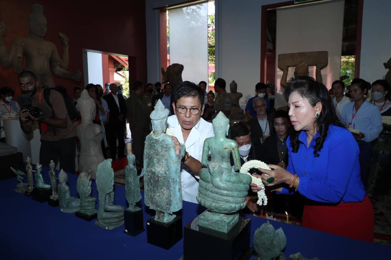 សូមស្វាគមន៍ការវិលត្រឡប់មកវិញនូវសម្បត្តិវប្បធម៌ខ្មែរចំនួន ២៧រូប ដែលបានលួចនាំចេញដោយខុសច្បាប់ទៅអាមេរិក