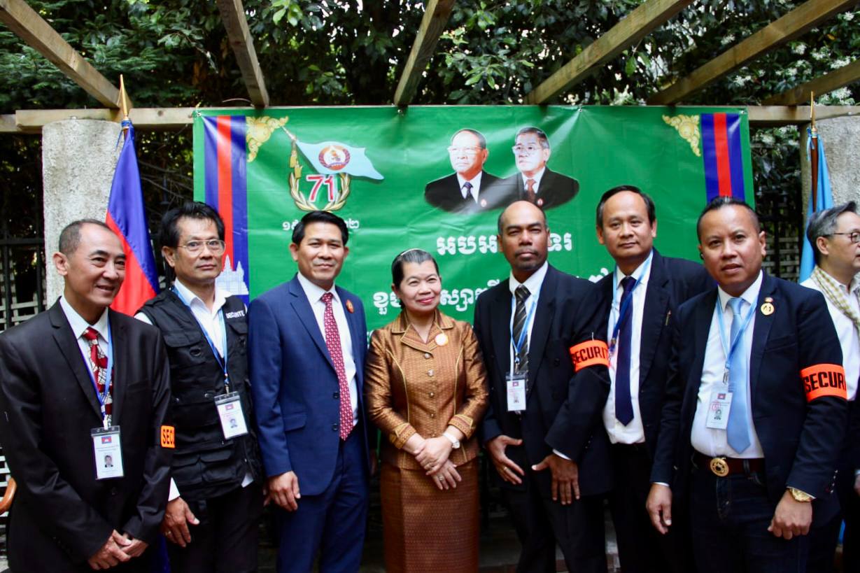លោកជំទាវកិត្តិសង្គហបណ្ឌិត ម៉ែន សំអន បានរំលឹកដល់ សមាជិក សមាជិការបស់គណបក្សប្រជាជនកម្ពុជា នៅប្រទេសបារាំង ត្រូវថែរក្សានូវសន្តិភាព ស្ថិរភាពនយោបាយ និងសន្តិសុខជាតិ ដាច់ខាត