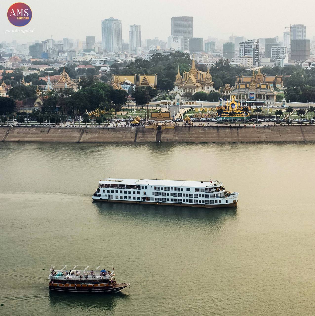 ប្រជាជនកម្ពុជាជឿជាក់មាំណាស់លើការដឹកនាំរបស់សម្ដេចតេជោនាយករដ្ឋមន្ត្រី ដោយសារលោកចង់ឃើញប្រទេសជាតិយើងមានសុខសន្តិភាព ស្ថិរភាពនយោបាយ និងការរីកចម្រើនជឿនលឿនជាអារ្យប្រទេស