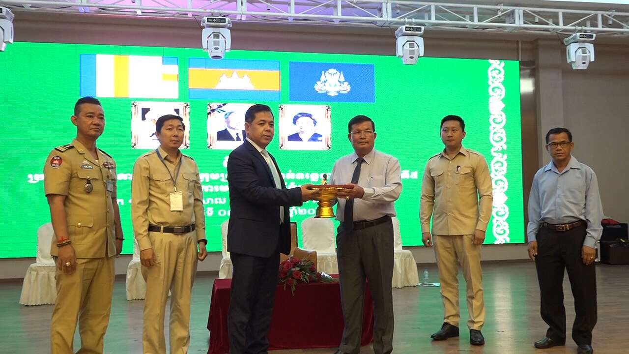 អភិបាលខណ្ឌចំការមន ប្រកាសសុពលភាពក្រុមប្រឹក្សាសង្កាត់ទន្លេបាសាក់ អាណត្តិទី៥ និងក្រើនរំលឹកឱ្យខិតខំបន្ថែមទៀត ក្នុងការបម្រើប្រជាពលរដ្ឋឱ្យបានល្អប្រសើរ